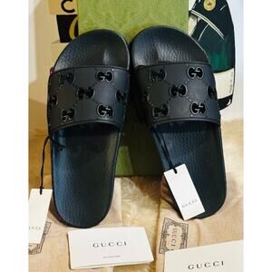 Gucci GG Jumbo Embossed Rubber Sandle